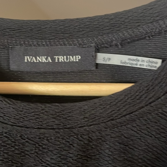 Brand new Ivanka Trump top - Picture 2 of 4
